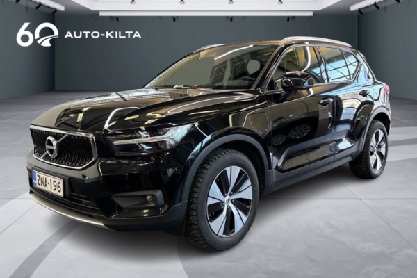 Esittelykuva VOLVO XC40 lataushybridiautosta.