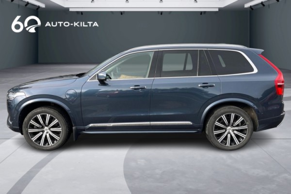 Esittelykuva VOLVO XC90 lataushybridiautosta.