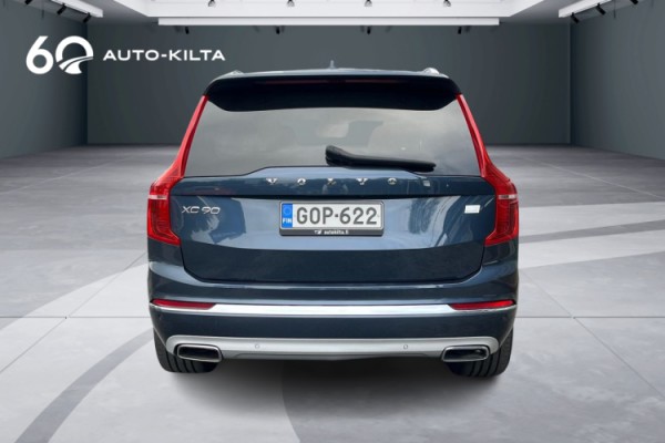 Esittelykuva VOLVO XC90 lataushybridiautosta.