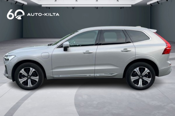 Esittelykuva Volvo XC60 lataushybridiautosta.