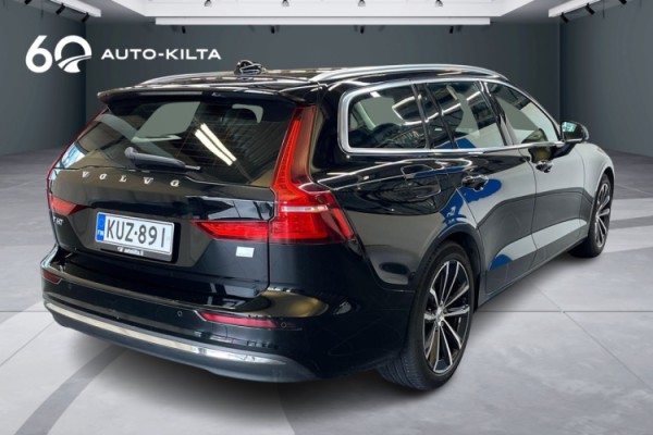 Esittelykuva VOLVO V60 lataushybridiautosta.