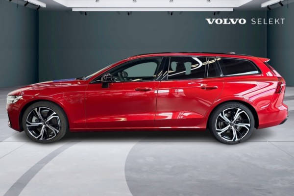 Esittelykuva Volvo V60 lataushybridiautosta.