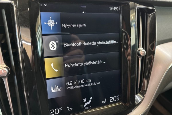 Esittelykuva Volvo XC60 kevythybridiautosta.