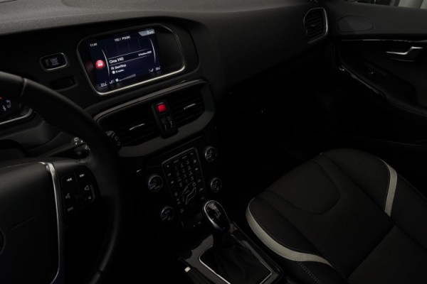 Esittelykuva Volvo V40 bensiiniautosta.