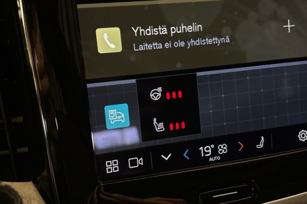 Esittelykuva VOLVO V60 lataushybridiautosta.