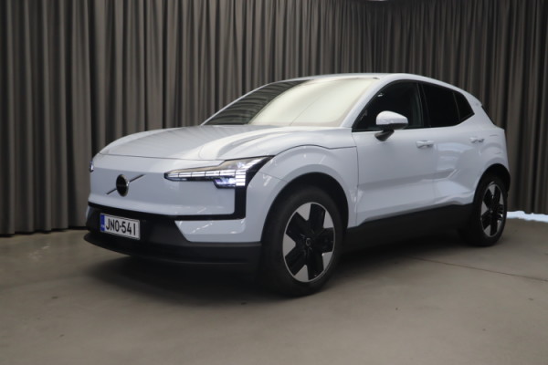 Esittelykuva Volvo EX30 täyssähköautosta.
