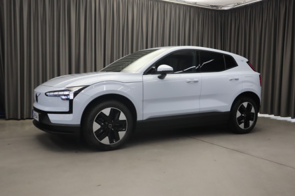 Esittelykuva Volvo EX30 täyssähköautosta.
