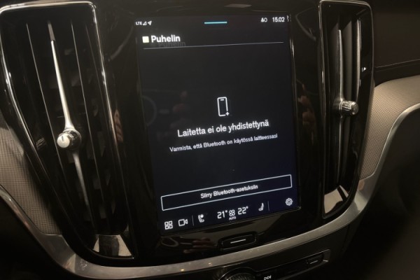 Esittelykuva Volvo S60 lataushybridiautosta.