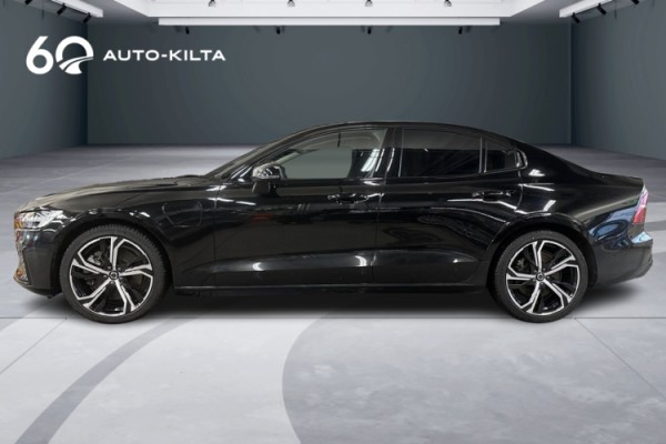 Esittelykuva Volvo S60 lataushybridiautosta.