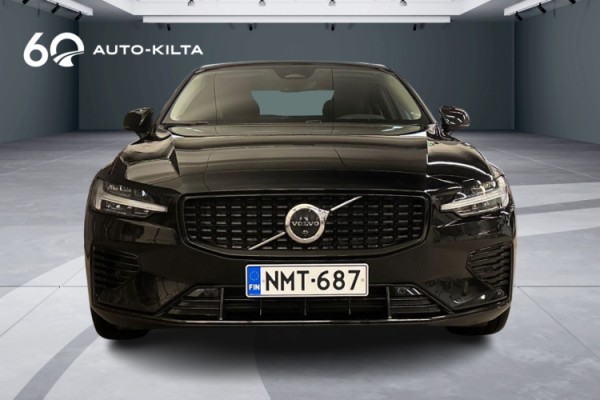 Esittelykuva Volvo S60 lataushybridiautosta.