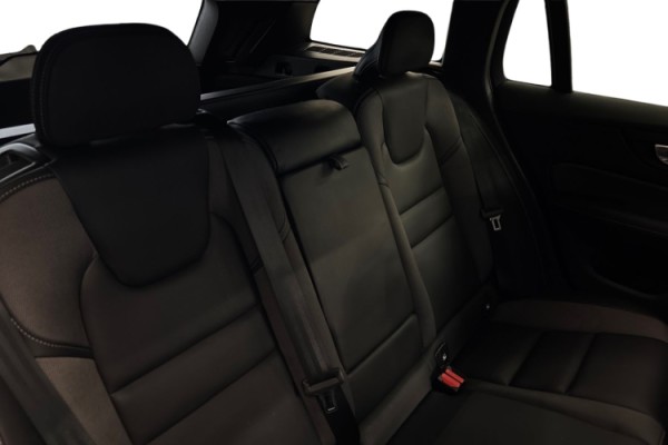 Esittelykuva Volvo V60 lataushybridiautosta.