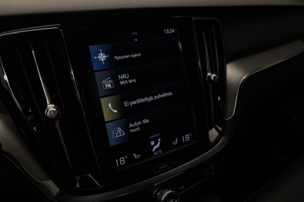 Esittelykuva Volvo V60 lataushybridiautosta.
