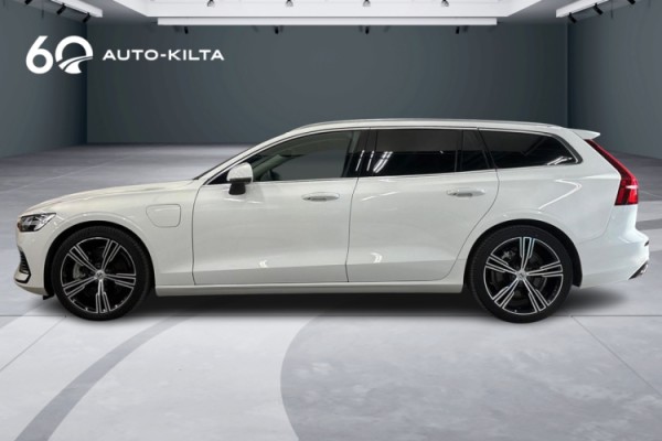 Esittelykuva Volvo V60 lataushybridiautosta.