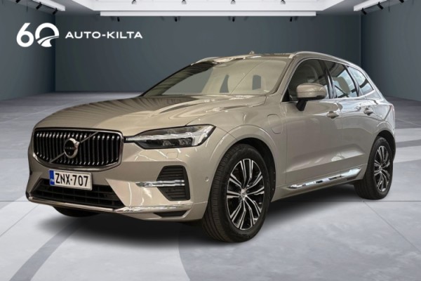 Esittelykuva Volvo XC60 lataushybridiautosta.